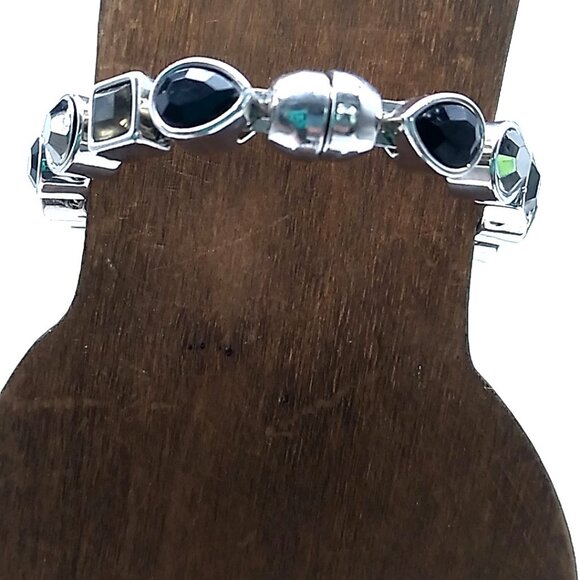 Bezel-set Faceted Crystal Stackable Silver-tone Bangle Bracelet Magnetic Clasp - Picture 14 of 15